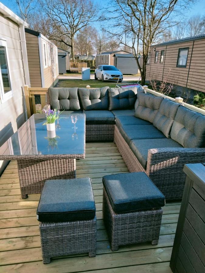 Bj Chalets - Robbengat 85 - Gezellige Chalet Op Vakantiepark Lauwersoog! Vroege Incheck! Met Airco! Exterior photo