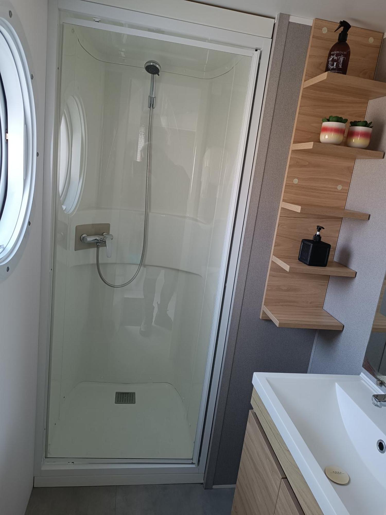 Bj Chalets - Robbengat 85 - Gezellige Chalet Op Vakantiepark Lauwersoog! Vroege Incheck! Met Airco! Exterior photo