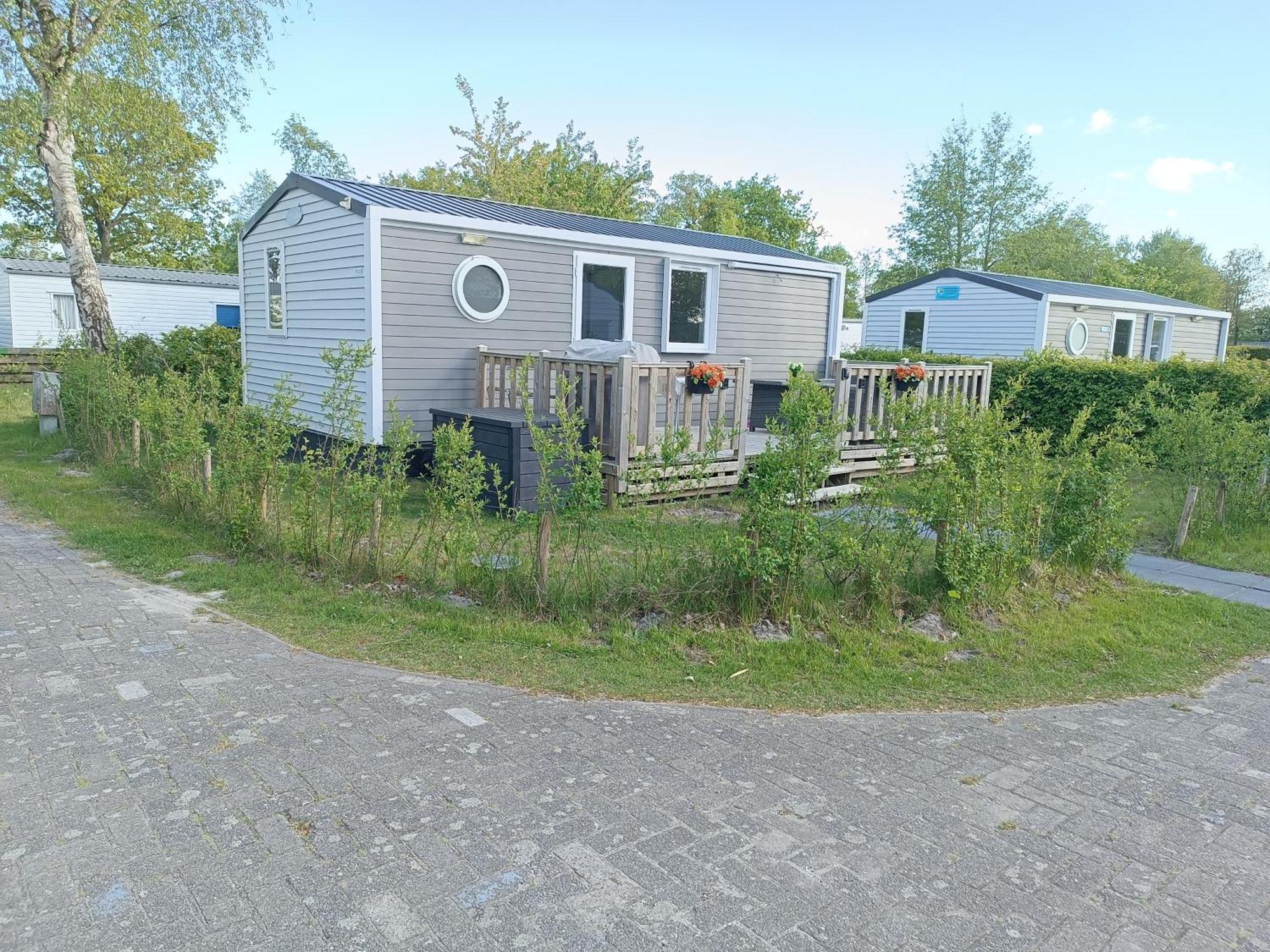 Bj Chalets - Robbengat 85 - Gezellige Chalet Op Vakantiepark Lauwersoog! Vroege Incheck! Met Airco! Exterior photo